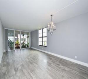 Building Photo - 12 Royal Palm Way