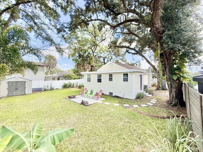 Building Photo - 909 W Fribley St