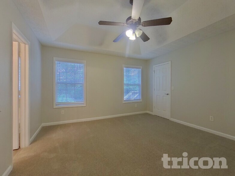 Building Photo - 89 Hugh Ave