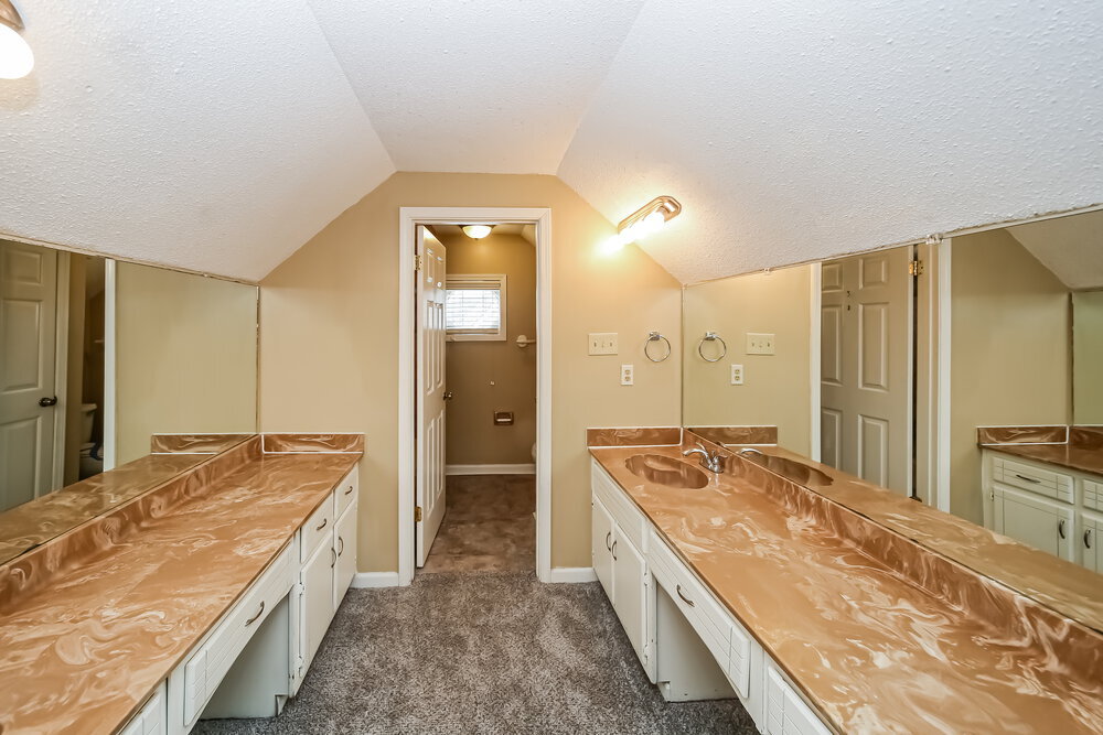 Building Photo - 952 Grouse Meadow Dr