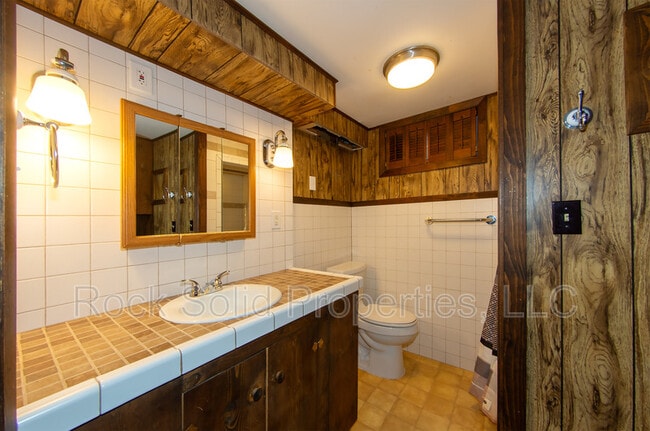 Building Photo - 1622 Oxford Dr