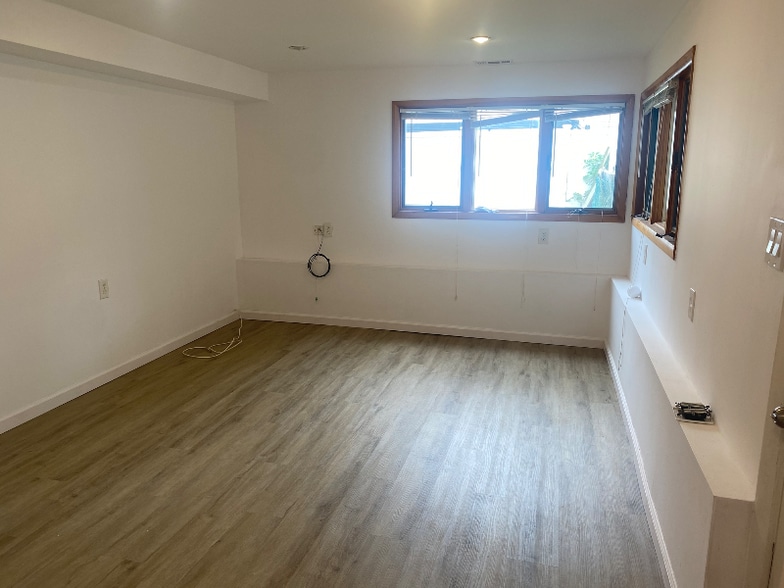 Building Photo - 46 Pearsall Pl