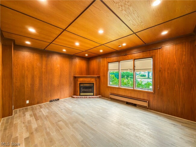 Building Photo - 2990 E Belvoir Oval