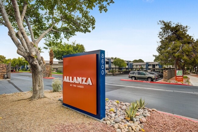 Building Photo - Allanza at The Lakes