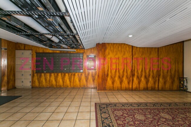 Building Photo - 250 ?Ohua Ave