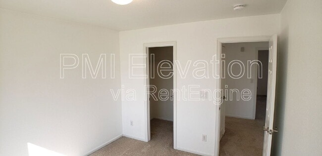 Building Photo - 3760 S Tempe Way