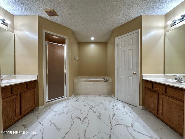 Building Photo - 1318 Yellow Jacket Ct