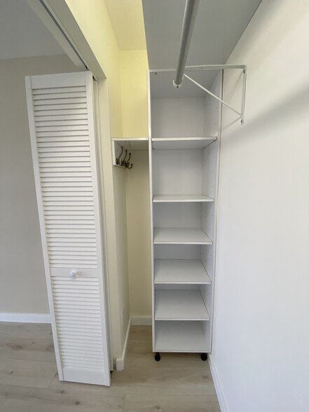 Building Photo - 4048 Exeter C