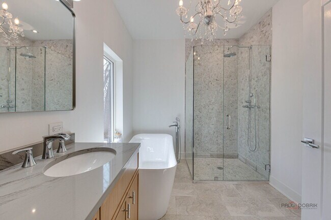 Building Photo - 19 Marina Dr