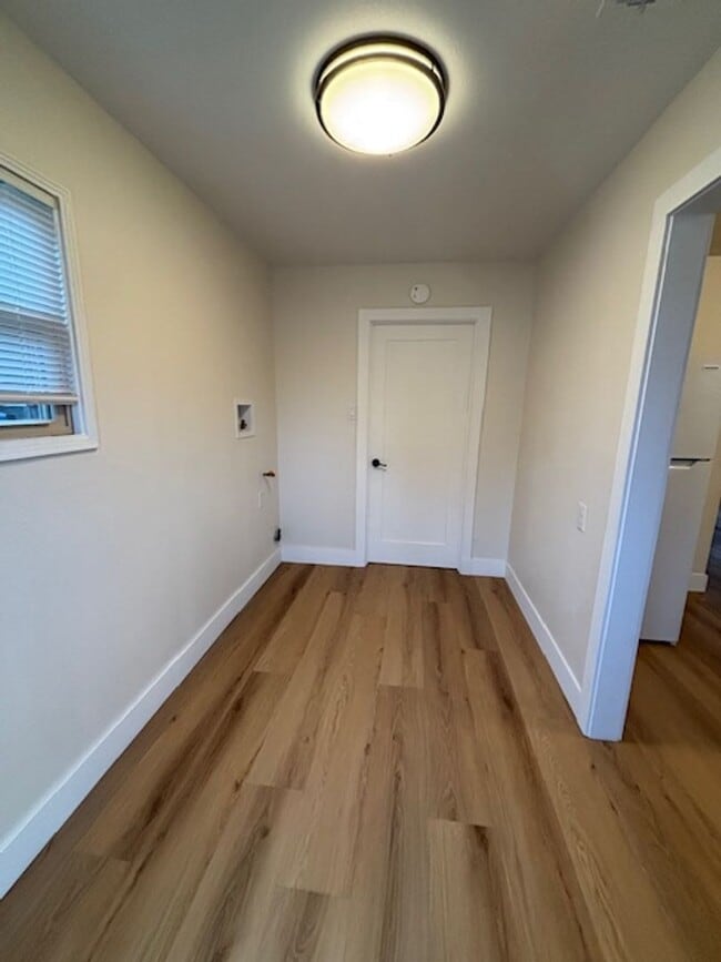 Building Photo - Beautiful newly renovated home