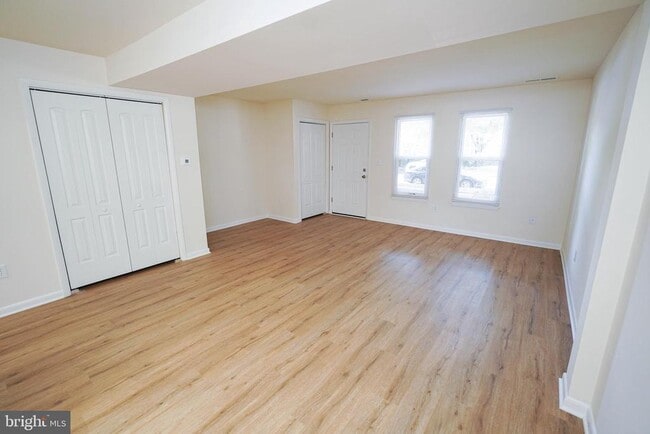 Building Photo - 734 Hemlock St