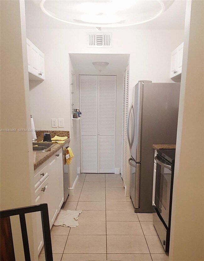 Building Photo - 10520 SW 158th Ct