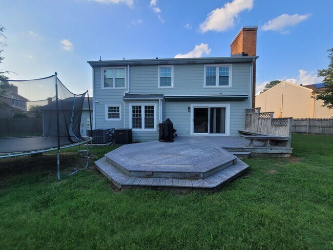 Building Photo - 1012 Meadowview Pl