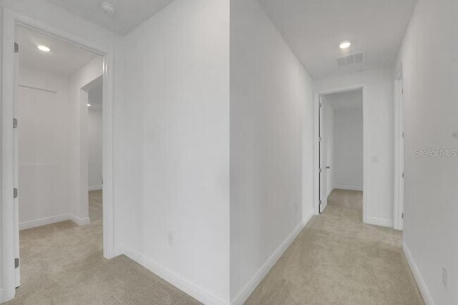 Building Photo - 15075 Tea Tree Dr