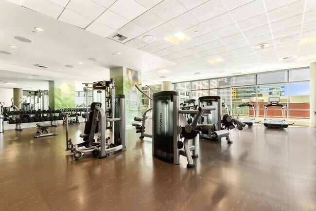 Building Photo - 650 Bellevue Way NE