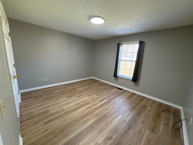 Building Photo - 1007 Northwood Dr