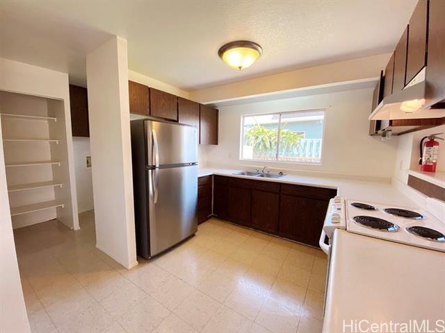 Building Photo - 94-676-676 Makaamoamo Pl