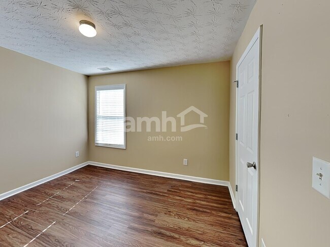 Building Photo - 6165 Ambercrest Ct