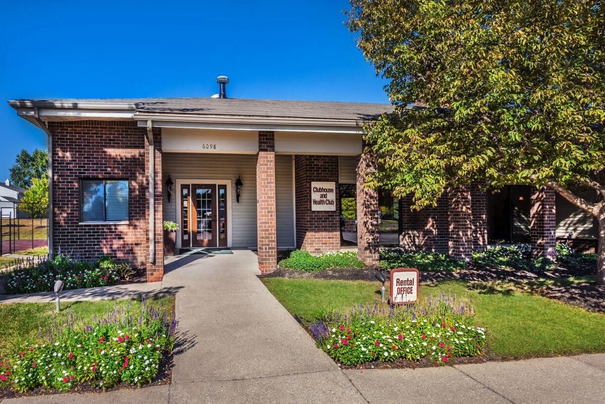 Oakbrook Village Apartments Indianapolis In Apartment Finder