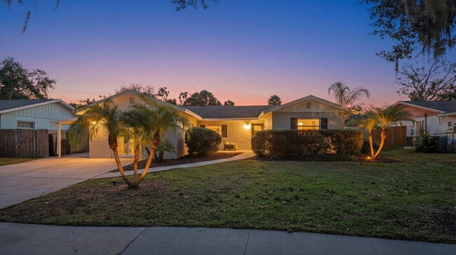 Building Photo - 3301 Woodmont Dr