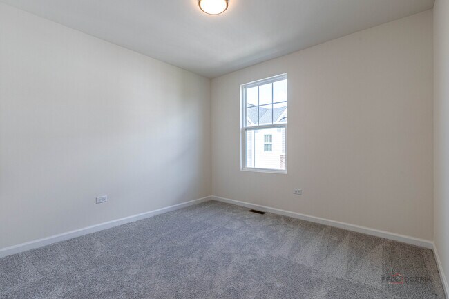 Building Photo - 157 Yorktown Ct