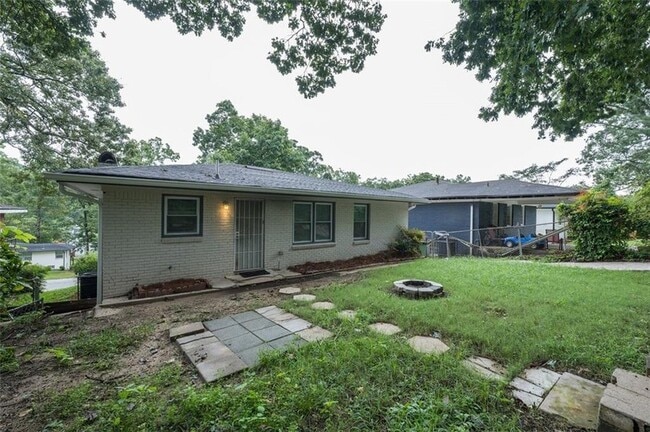 Building Photo - 257 Barfield Ave SW