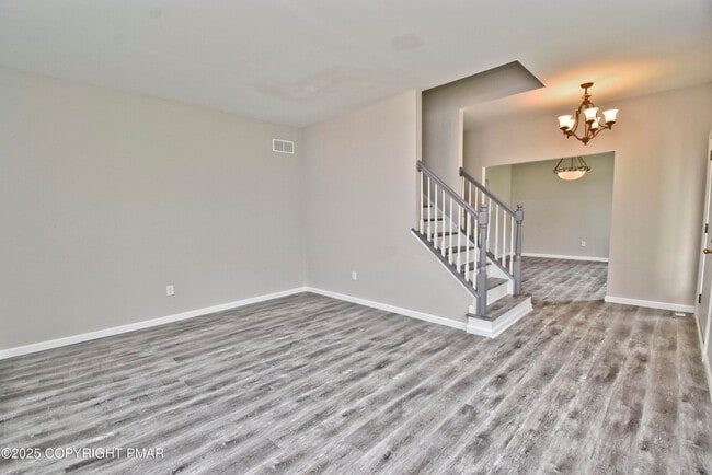 Building Photo - 557 Marco Way