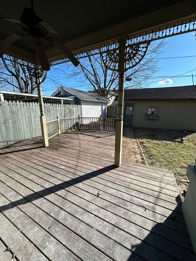 Building Photo - 1003 Clinton Ave