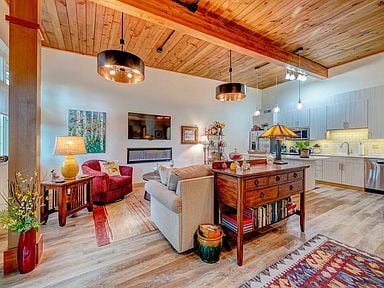 Building Photo - 1300 Burton St