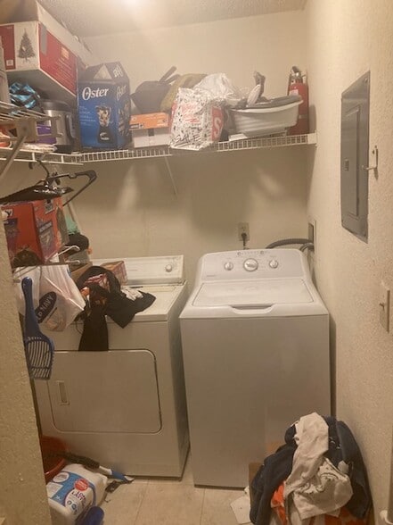 Laundry Room - 2550 N Alafaya Trl
