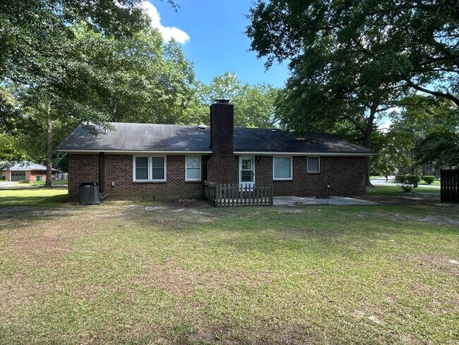 Building Photo - 1310 Crowndale Dr