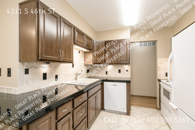 Building Photo - 4311 S 46th St