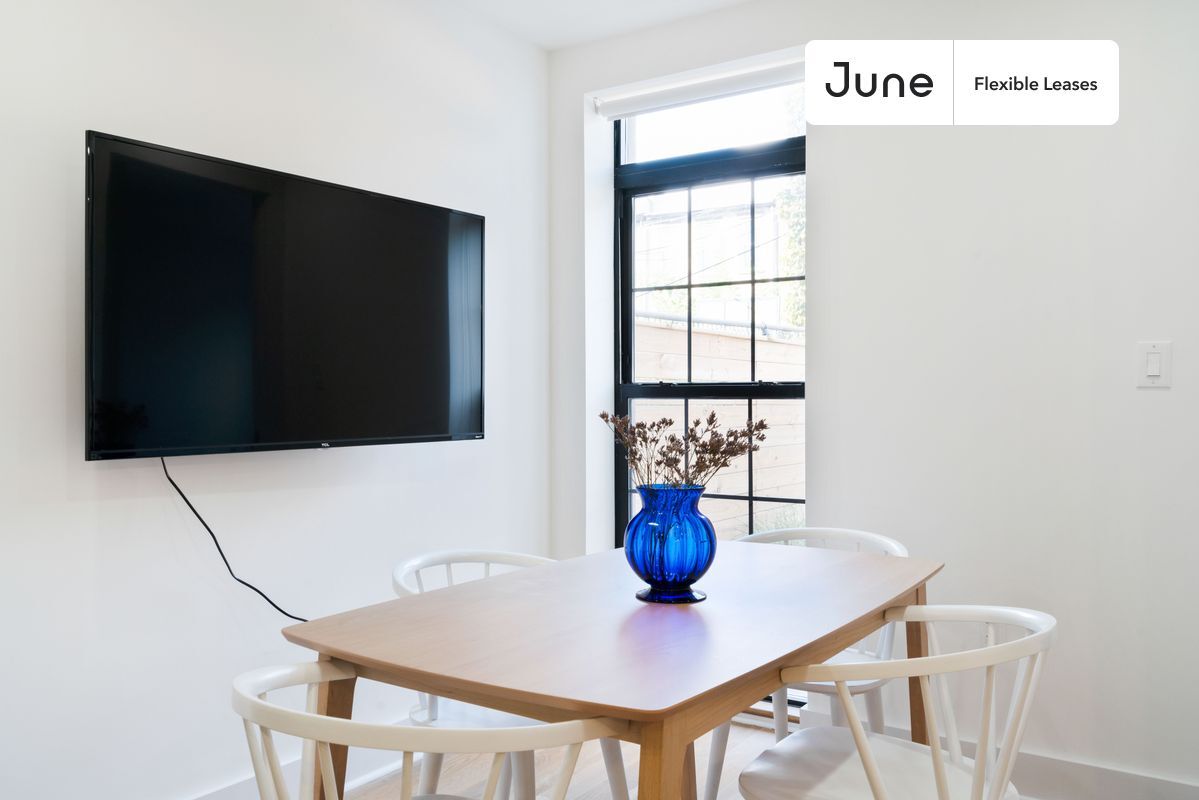 Building Photo - Stylish Private ROOM in Bed-Stuy