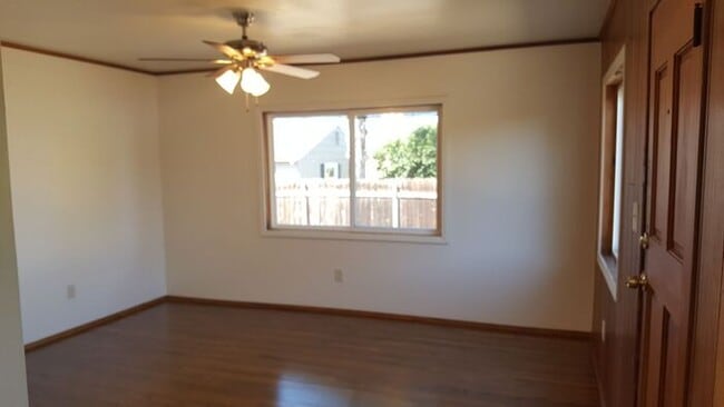 Building Photo - 1/2 Off 1St Month!! Vintage 1BR/BA Cottage with Garage and HUGE yard For Rent