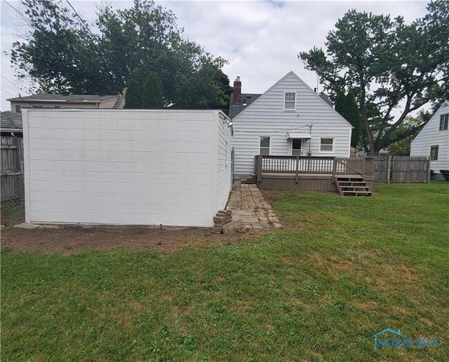 Building Photo - 3329 Jeannette Ave