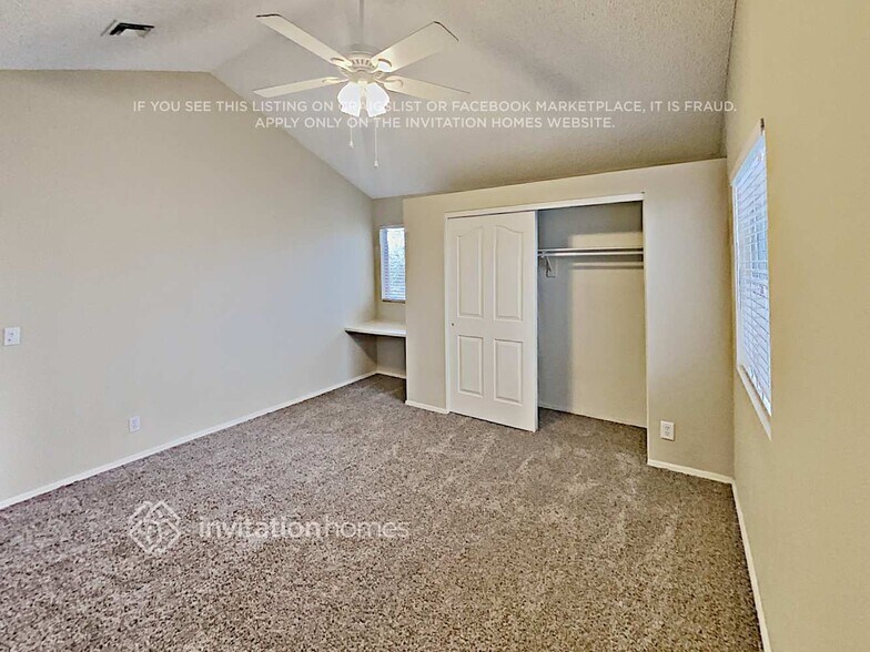 Building Photo - 1022 S Surfside Dr