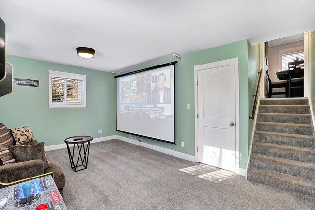 Building Photo - 5258 Washington St