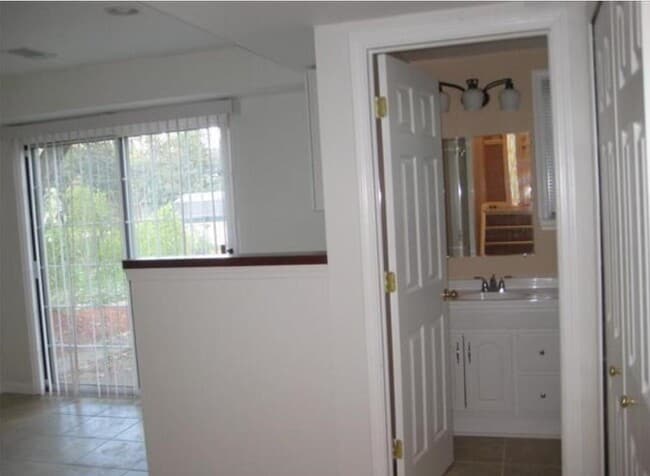 Building Photo - 23672 Londonderry Dr