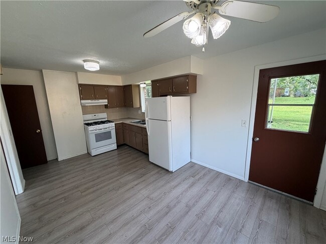 Building Photo - 4426 Cherryhurst Dr