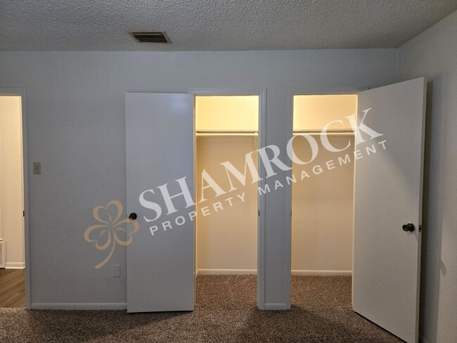 Building Photo - 3/2 Duplex in Waco ISD!