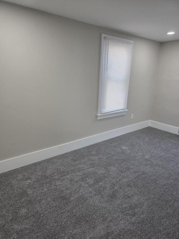 Building Photo - 48 Rumbold Ave