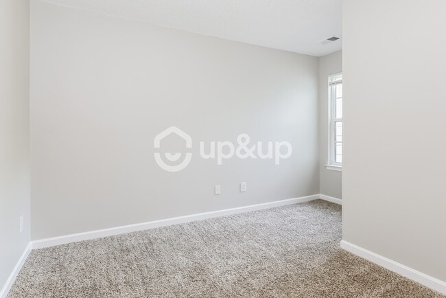 Building Photo - Fantastic 4bd/2.5ba home! Let yourself in!