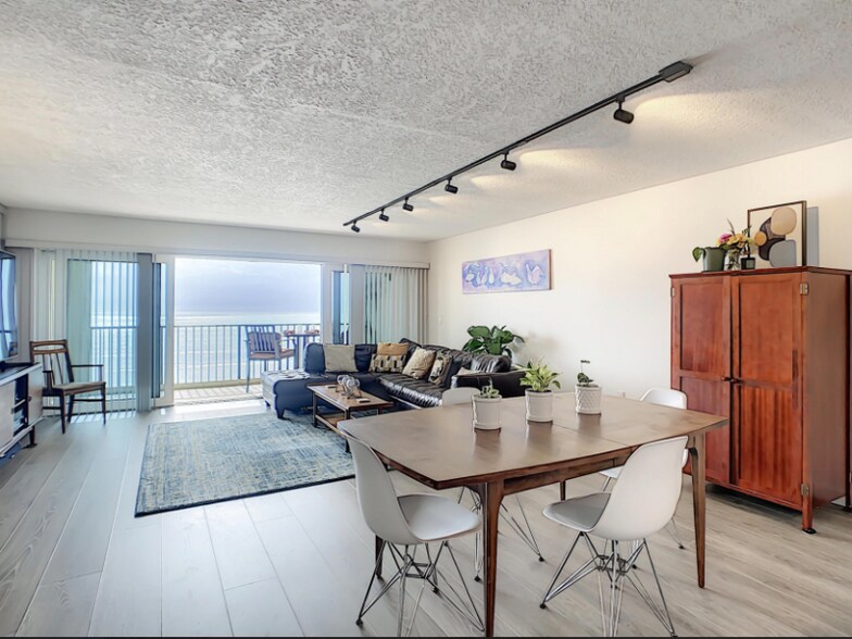 Building Photo - 175 Jimmy Buffett Mem Hwy