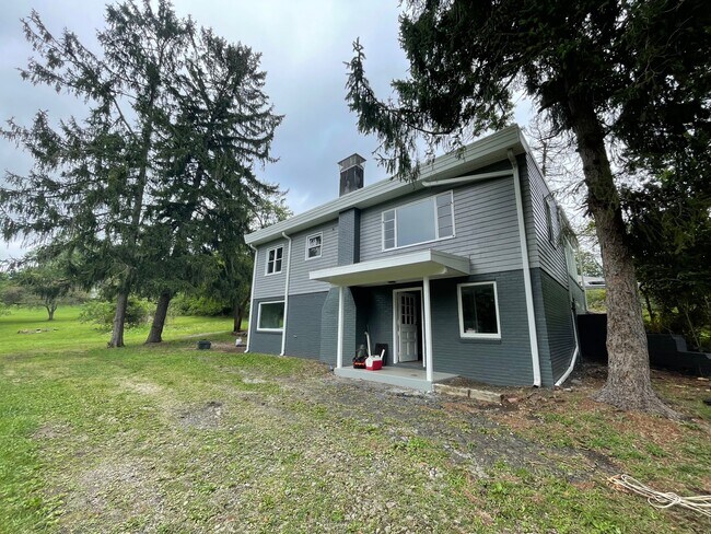 Back of House - 1813 Clairton Rd