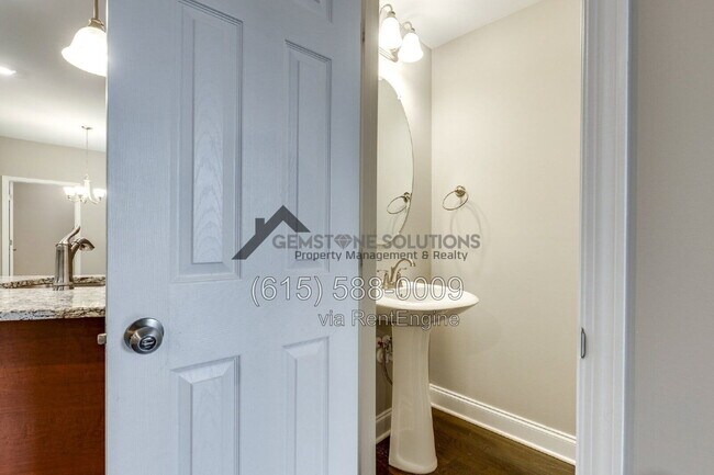 Building Photo - 714 Hahn Ct