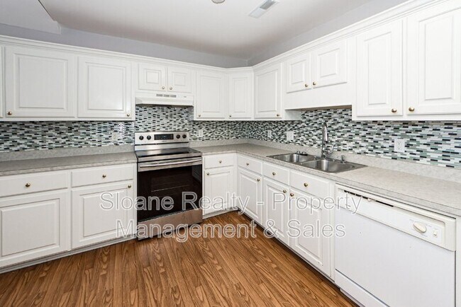 Building Photo - 7856 High Maple Cir