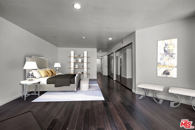 Building Photo - 7301 Vista Del Mar