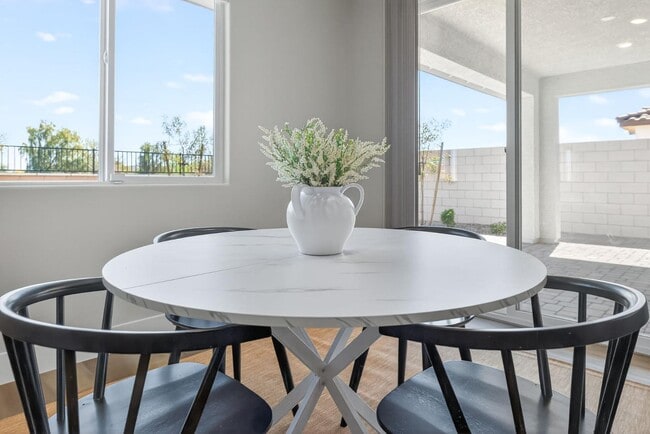 Building Photo - 1024 Saker Falcon Dr