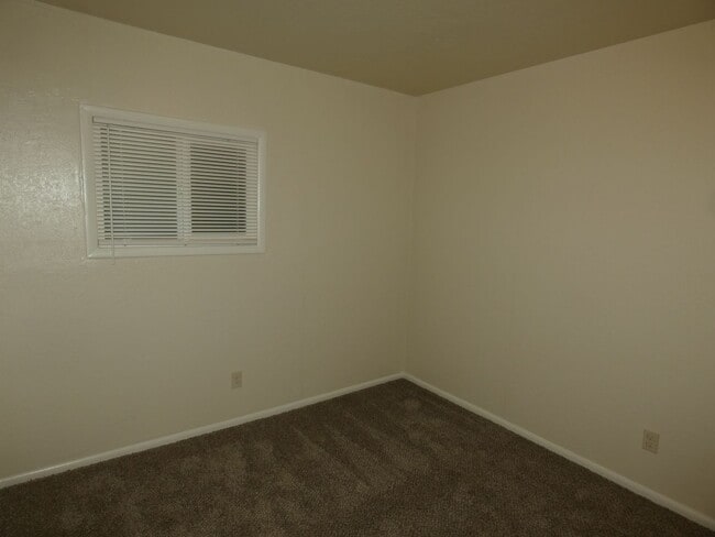 Building Photo - 822 1/2 S C Street **Upstairs Unit **