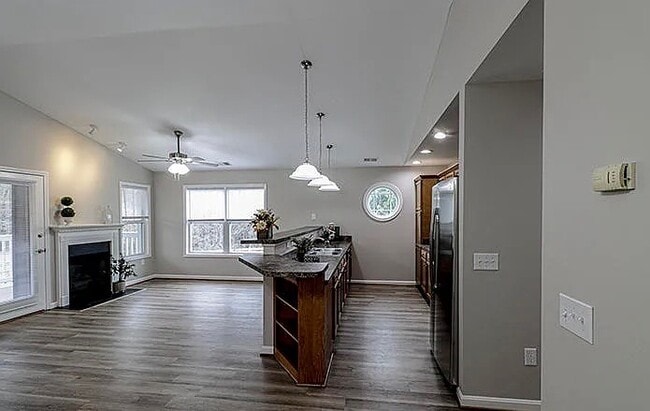 Building Photo - 6520 Brook Bend Way
